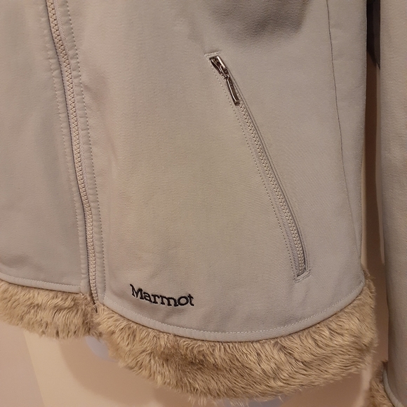 Marmot Jacket, Fake Fur Trimmed 🇨🇦 Size Large - Picture 6 of 14